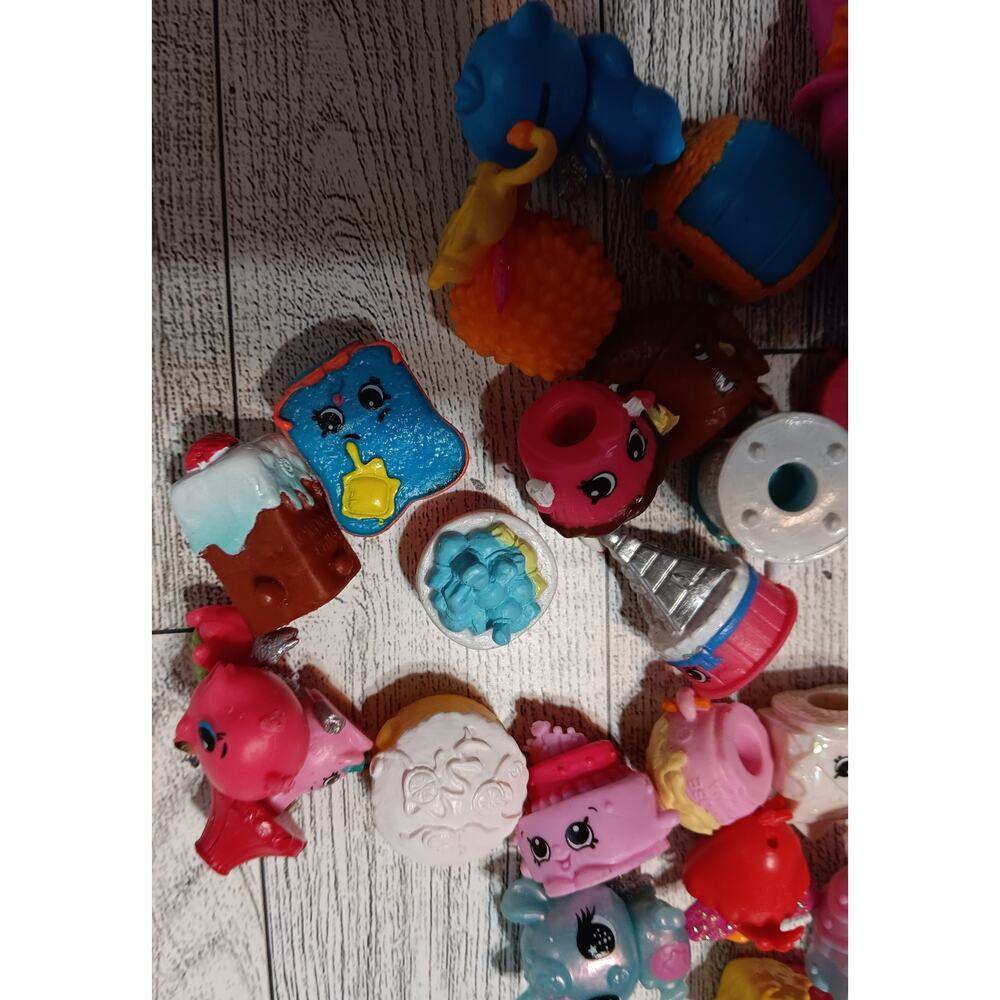 Shopkins 60 Plus Loose Shopkins - Picture 4 of 4